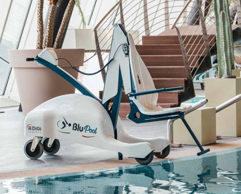 BLUPOOL - Electro-hydraulic mobile pool lift for transport and pool access of disabled people 
Max load: 140 kg