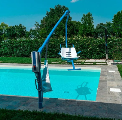 F145 Electric pivoting fixed pool lift with patent lift sling for pool access of disabled people
Max load 140kg 
