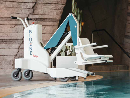 BLUONE NEW - Electric mobile pool lift for transport and access of disabled people
Max load: 120kg